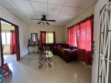 Se Vende Casa en Urbanizacion La Ermita, Las Tablas