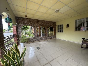 Se Vende Casa en Urbanizacion La Ermita, Las Tablas