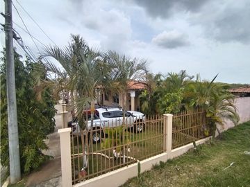 SEA CONFIABLE VENDE CASA EN BRISAS DEL GOLF, ARRAIJN