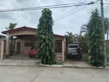 SEA CONFIABLE VENDE CASA EN BRISAS DEL GOLF, ARRAIJN
