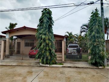 SEA CONFIABLE VENDE CASA EN BRISAS DEL GOLF, ARRAIJN