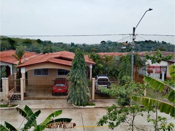 SEA CONFIABLE VENDE CASA EN BRISAS DEL GOLF, ARRAIJN