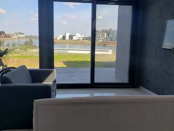 CASA MODERNA PISCINA VISTA LAGUNA VENTA GUERNICA