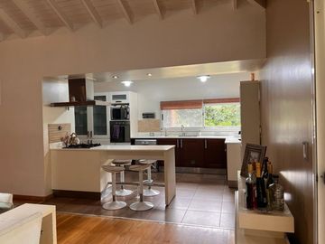 VENTA CASA CON PILETA FINCAS DE IRAOLA BERAZATEGUI