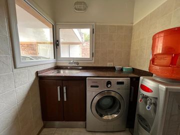 VENTA CASA CON PILETA FINCAS DE IRAOLA BERAZATEGUI