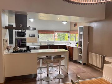 VENTA CASA CON PILETA FINCAS DE IRAOLA BERAZATEGUI