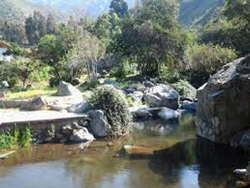 Se vende camping en funcionamiento c/accesos y d°s de agua