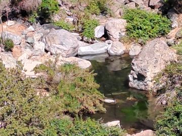 Se vende camping en funcionamiento c/accesos y d°s de agua