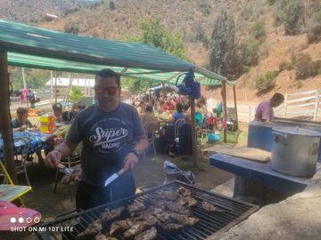Se vende camping en funcionamiento c/accesos y d°s de agua