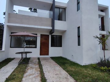 Venta de casa 17 en Fraccionamiento en Coatepec