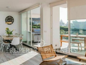 Dúplex con Cocina Integrada y vista panorámica en Marbella