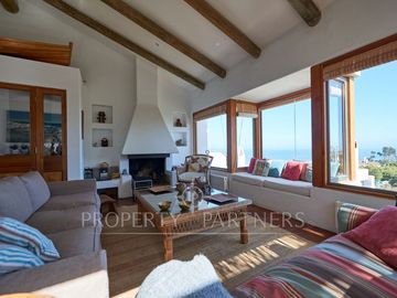 Espectacular vista en casa con departamento independiente en Marbella