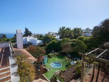 Espectacular vista en casa con departamento independiente en Marbella