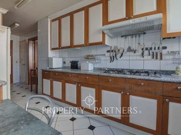 Elegante departamento en barrio El Golf, luminoso y cercano al metro Alcántara