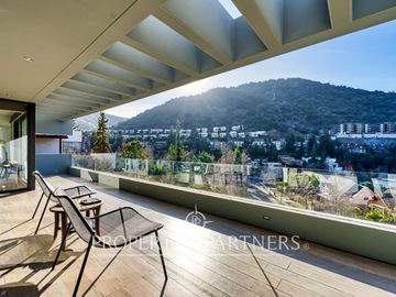Gran casa estilo mediterranea, impecable del arquitecto Gonzalo Mardones, Golf de Manquehue