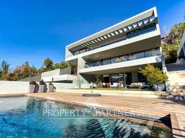 Gran casa estilo mediterranea, impecable del arquitecto Gonzalo Mardones, Golf de Manquehue