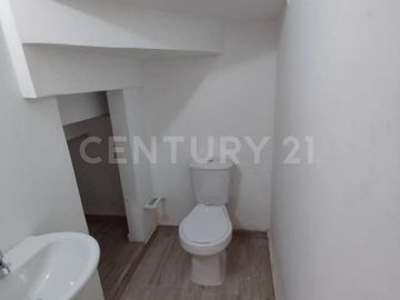 VENDO CASA  DE DOS NIVELES  EN URBANIZACION JAMUNDI VALLE