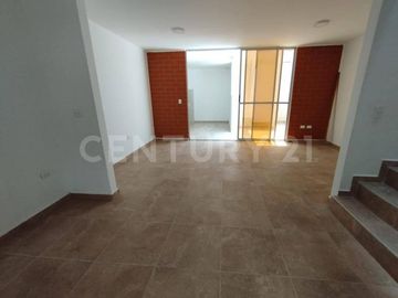 VENDO CASA  DE DOS NIVELES  EN URBANIZACION JAMUNDI VALLE