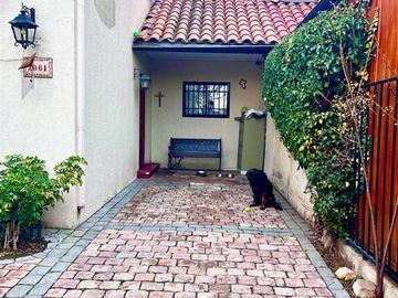 Casa en Venta en Calle EL MIRADOR // FRENTE AL COLEGIO MANQUEHUE