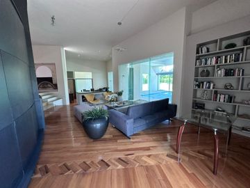 Casa Residencial en Venta, Fracc. Campestre Paraíso, zona Zavaleta, Puebla
