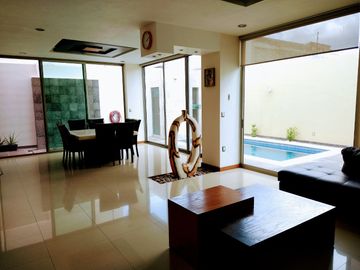 Casa en Venta en Residencial Esmeralda Norte, Colima, Col.