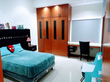 Casa en Venta en Residencial Esmeralda Norte, Colima, Col.