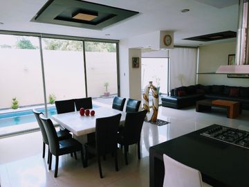 Casa en Venta en Residencial Esmeralda Norte, Colima, Col.