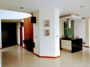 Casa en Venta en Residencial Esmeralda Norte, Colima, Col.