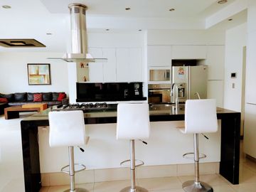 Casa en Venta en Residencial Esmeralda Norte, Colima, Col.