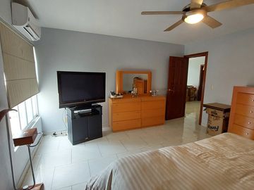 Se Vende Casa en Virreyes Residencial de cuatro habitaciones  dentro de Coto