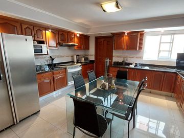 Se Vende Casa en Virreyes Residencial de cuatro habitaciones  dentro de Coto