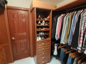 Se Vende Casa en Virreyes Residencial de cuatro habitaciones  dentro de Coto