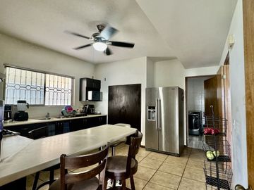 CASA EN VENTA EN COLINAS DE SAN JERÓNIMO