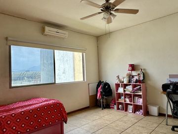 CASA EN VENTA EN COLINAS DE SAN JERÓNIMO
