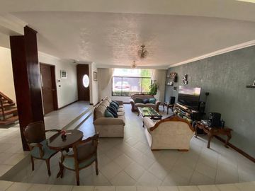 Casa en Venta, Santa Cecilia, Coyoacán, 4 Recamaras