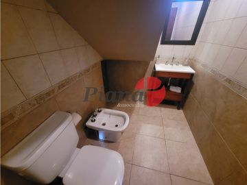 Casa en Venta - Zona Alamos - Calidad edilicia - Cercana al Golf