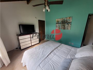 Casa en Venta - Zona Alamos - Calidad edilicia - Cercana al Golf