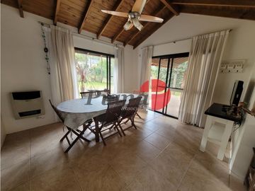 Casa en Venta - Zona Alamos - Calidad edilicia - Cercana al Golf