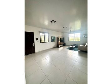 PENONOME / LLANO HERMOSO / 312 M2 / 2 NIVELES / 5 HABITACIONES