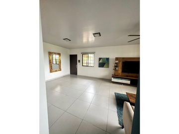 PENONOME / LLANO HERMOSO / 312 M2 / 2 NIVELES / 5 HABITACIONES