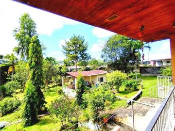 VENDO CASA CON AMPLIO TERRENO DE 1000 MTS 2, EN SAN ANTONIO!!!