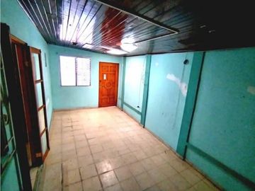 VENDO CASA CON AMPLIO TERRENO DE 1000 MTS 2, EN SAN ANTONIO!!!