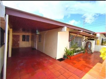 VENDO CASA CON AMPLIO TERRENO DE 1000 MTS 2, EN SAN ANTONIO!!!