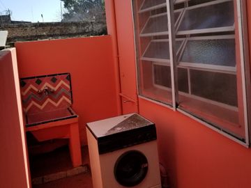 VENTA 3 AMBIENTES AL FRENTE MUY LUMINOSO LA BOCA