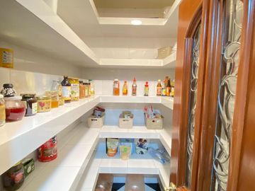 Residencia en venta en Bugambilias, a unas cuadras de la Plaza