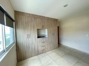 RENTA CASA AMPLIA EN ZIBATA 3 RECAMARAS CON BAÑO TERRAZA VISTA PANORAMICA