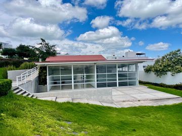 RENTA CASA AMPLIA EN ZIBATA 3 RECAMARAS CON BAÑO TERRAZA VISTA PANORAMICA
