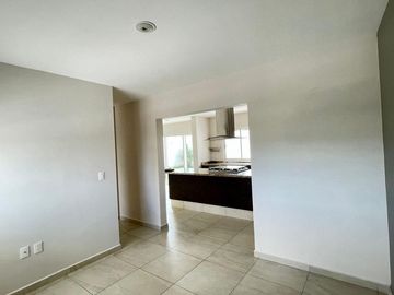 RENTA CASA AMPLIA EN ZIBATA 3 RECAMARAS CON BAÑO TERRAZA VISTA PANORAMICA