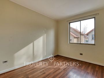 Oportunidad !!  Venta de casa en Condominio. Sector Arboleda de Peñalolén