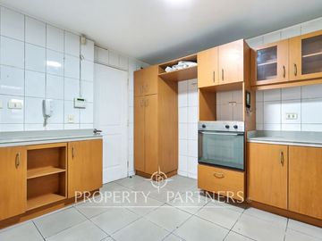 Oportunidad !!  Venta de casa en Condominio. Sector Arboleda de Peñalolén